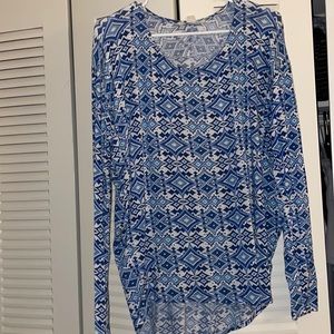 Blue large long sleeve perfect scoop shirt